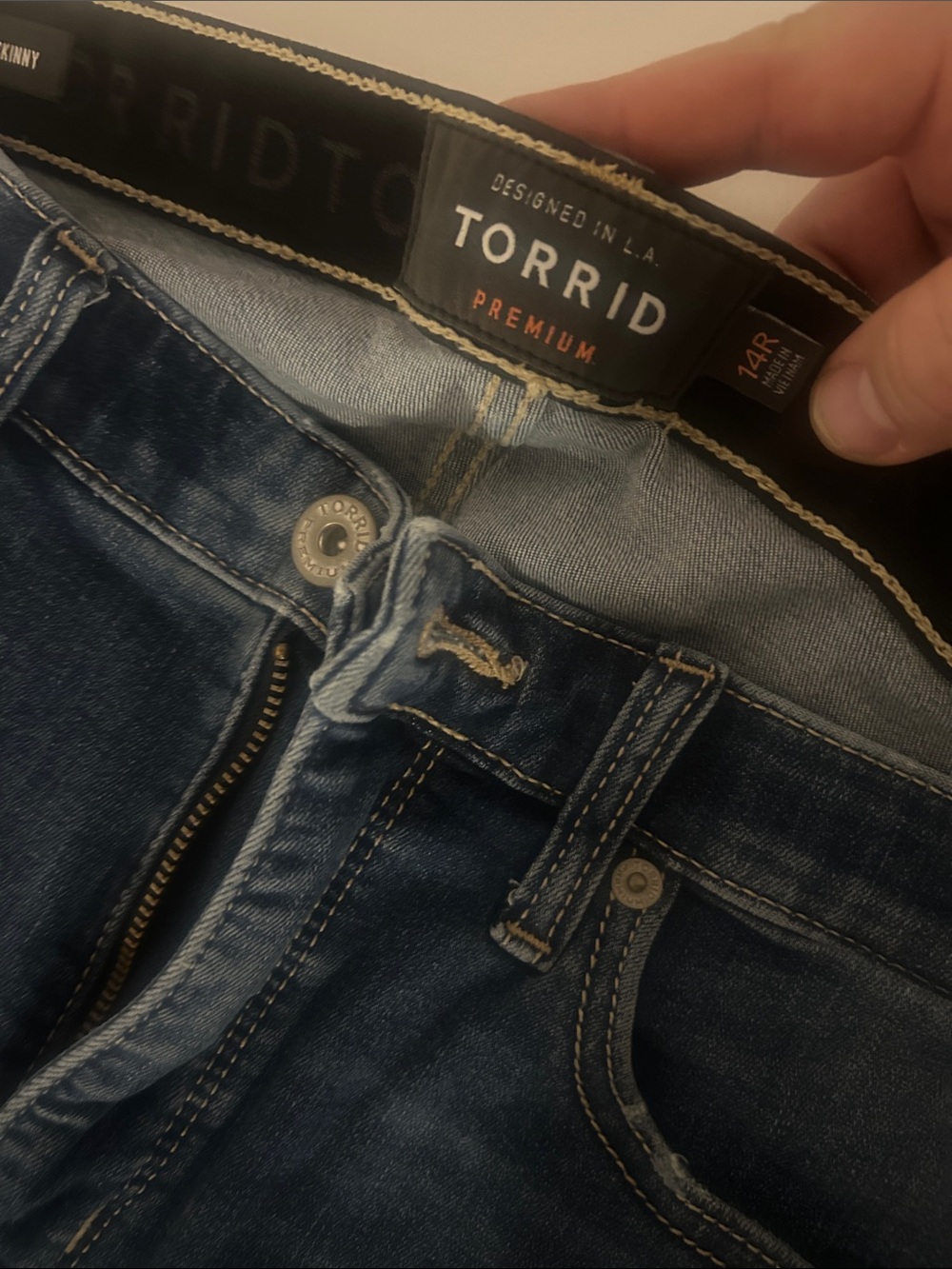 torrid women’s  Skinny Jeans in Dark Indigo Wash
